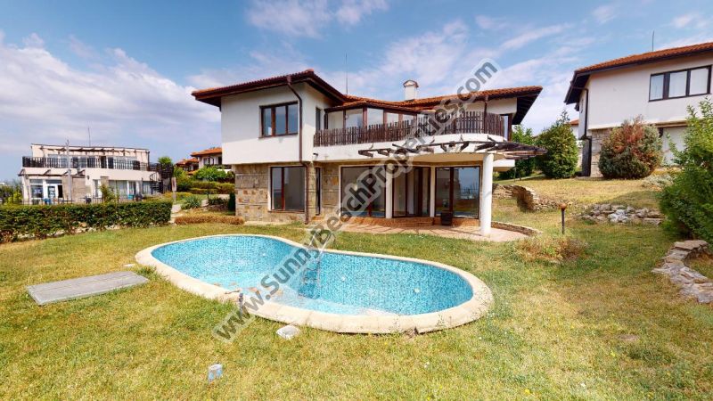 Продается дом с 3 спальнями, 4 санузлами и бассейн, Bay view villas Кошарица 4 км от пляжа Солнечного берега. Болгария