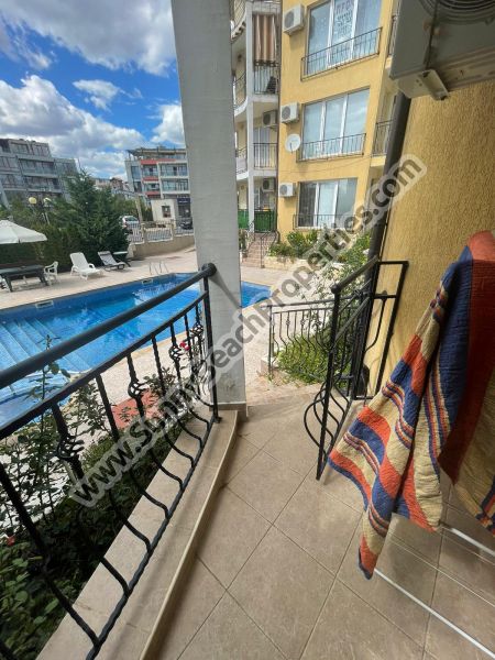 Продается меблированная трехкомнатная квартира с выходом на бассейн в Сансэт /Sunset/ 50м. пляжа Святой Влас, Болгария
