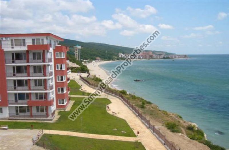 Продается меблированная трехкомнатная квартира в Fort Noks Grand Resort, Marina view, на пляже, Святой Влас, Болгария