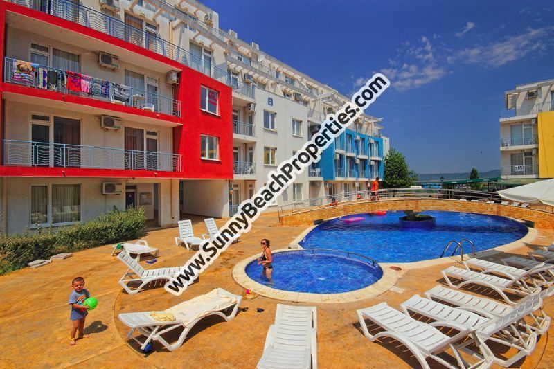 Продается отремонтированная однокомнатная квартира с видом на бассейн в Солнечный день 3 /Sunny day 3/ 1000 м. от пляжа Солнечного берега, Болгария